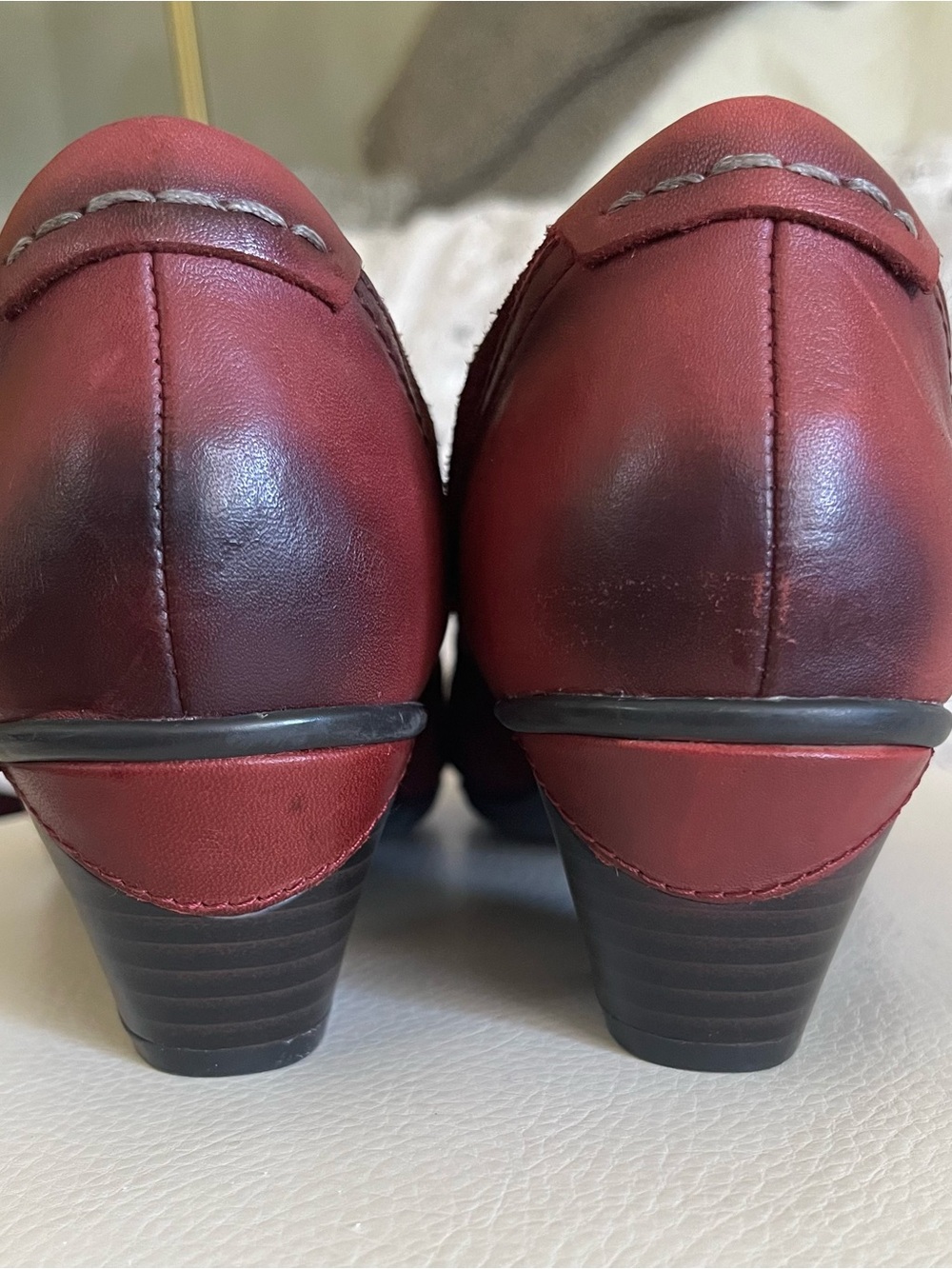 Earth Women's Burgundy Leather and Fabric T-Strap Heels. Size 9 1/2 - Picture 4 of 11